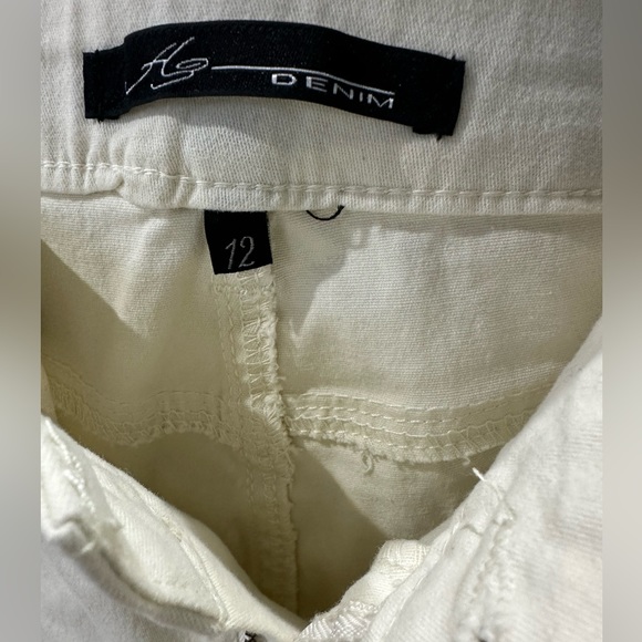 White Stretch Jeans - Picture 5 of 5